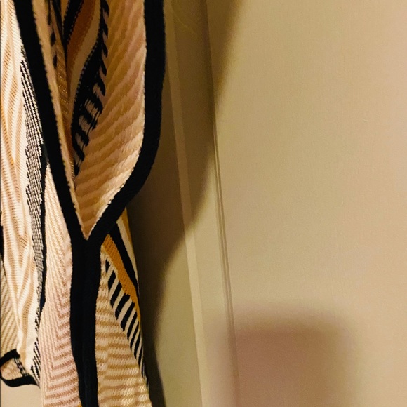 Trina Turk Women’s Tyla Poncho in Toucan Print in Size xsmall/Small - Picture 3 of 5